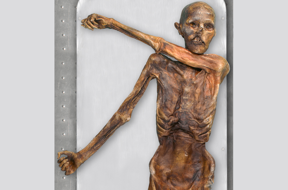 Åldern på ismannen Ötzi, som upptäcktes i de italienska alperna 1991, bestämdes med kol-14-metoden till 5200 år. 